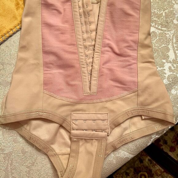 NIB Bellefit Dual Close Postpartum Girdle C-Sections or Natural Birth Size XS - Picture 7 of 9